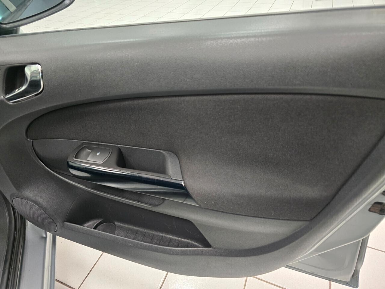 Opel Corsa 1.2 5 porte Elective 85cv NEOPATENTATI