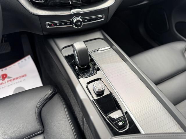 VOLVO XC60 B4 (d) 197cv Plus Dark Geartronic N1 Autocarro
