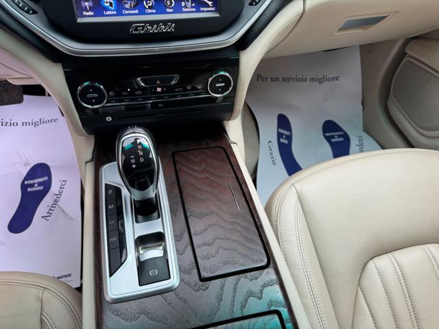 MASERATI Ghibli V6 3.0 Q4 bt 410CV
