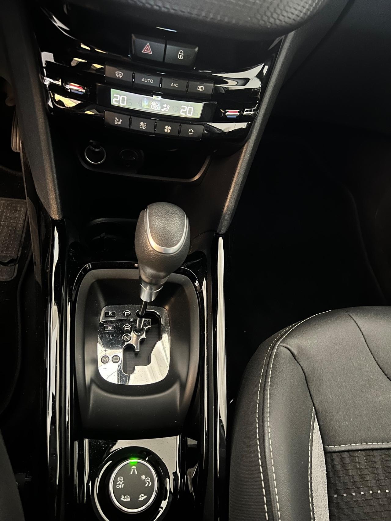 Peugeot 2008 BlueHDi 100 S&S Allure
