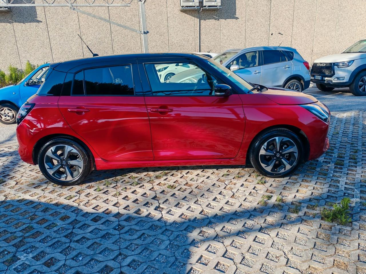 Suzuki Swift 1.2 Hybrid Top bicolor