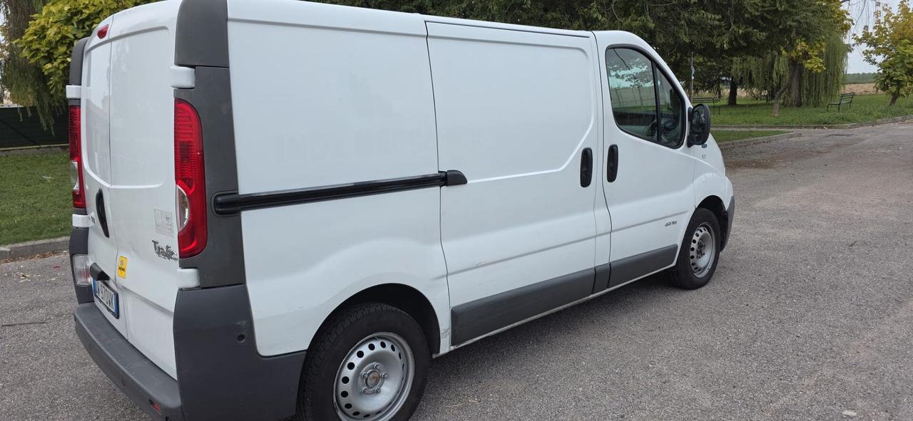 Renault Trafic T29 2.0 dCi/115 PC-TN Furgone Generique