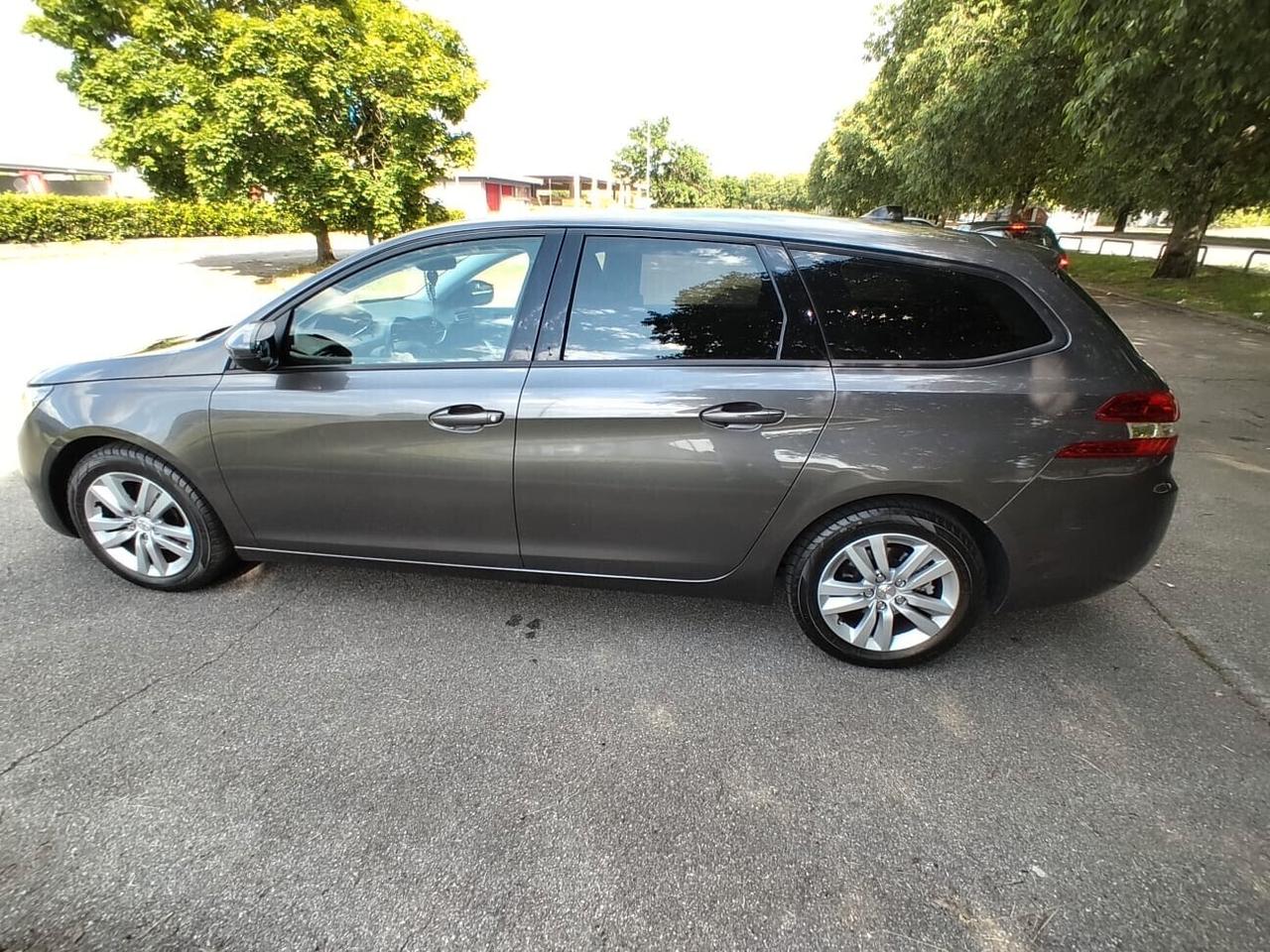 Peugeot 308 BlueHDi 120 S&S SW Business