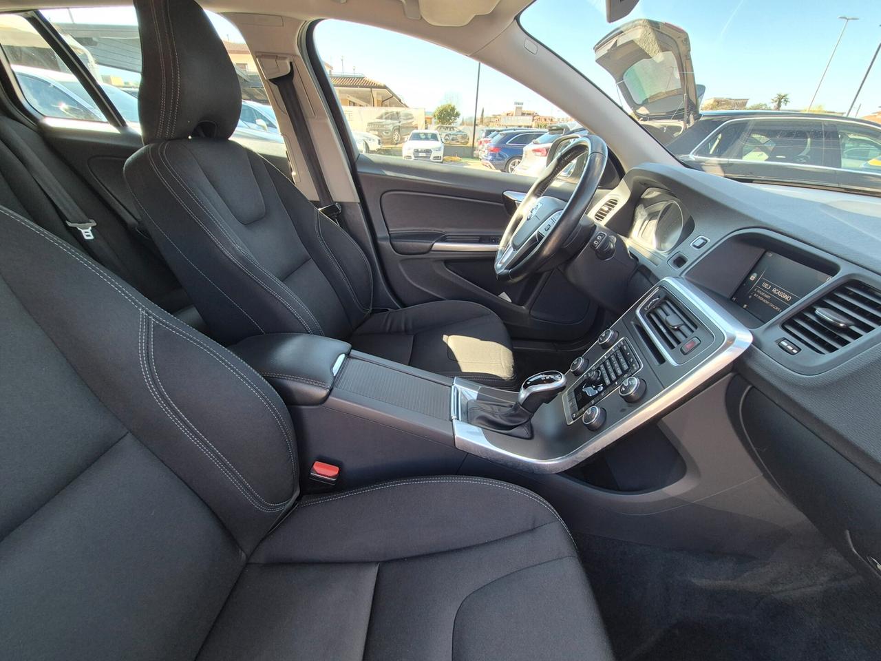 Volvo V60 D2 Geartronic Summum