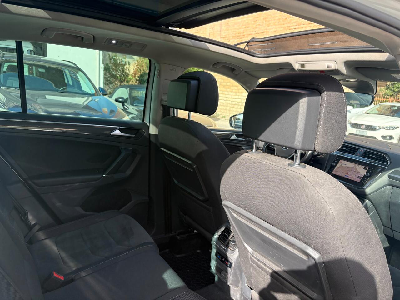Volkswagen Tiguan 2.0 TDI SCR DSG R-LINE