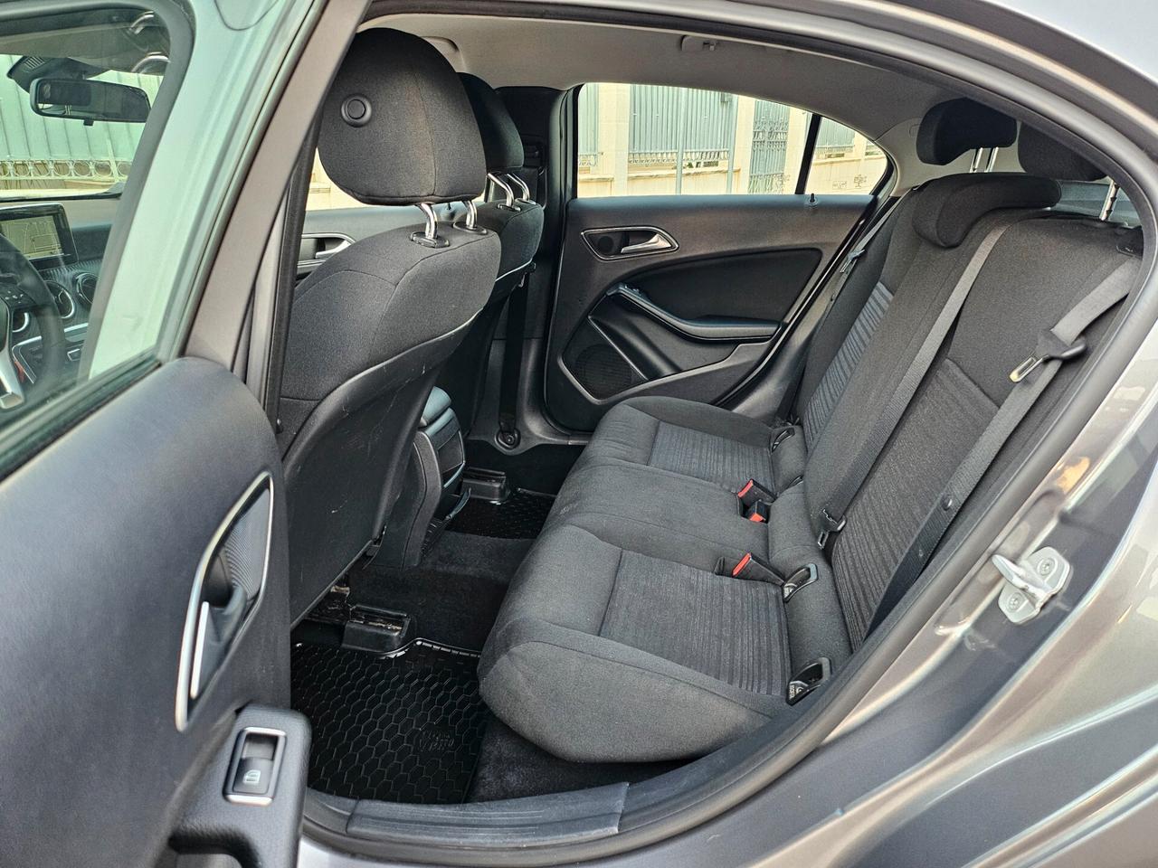Mercedes-Benz A-Klasse A 180 CDI BlueEfficiency Edition Standard