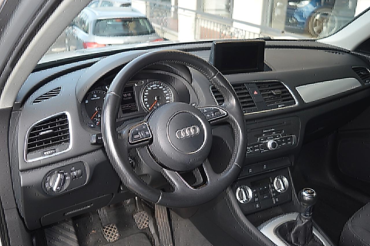 Audi Q3 2.0 TDI 140 CV SLine