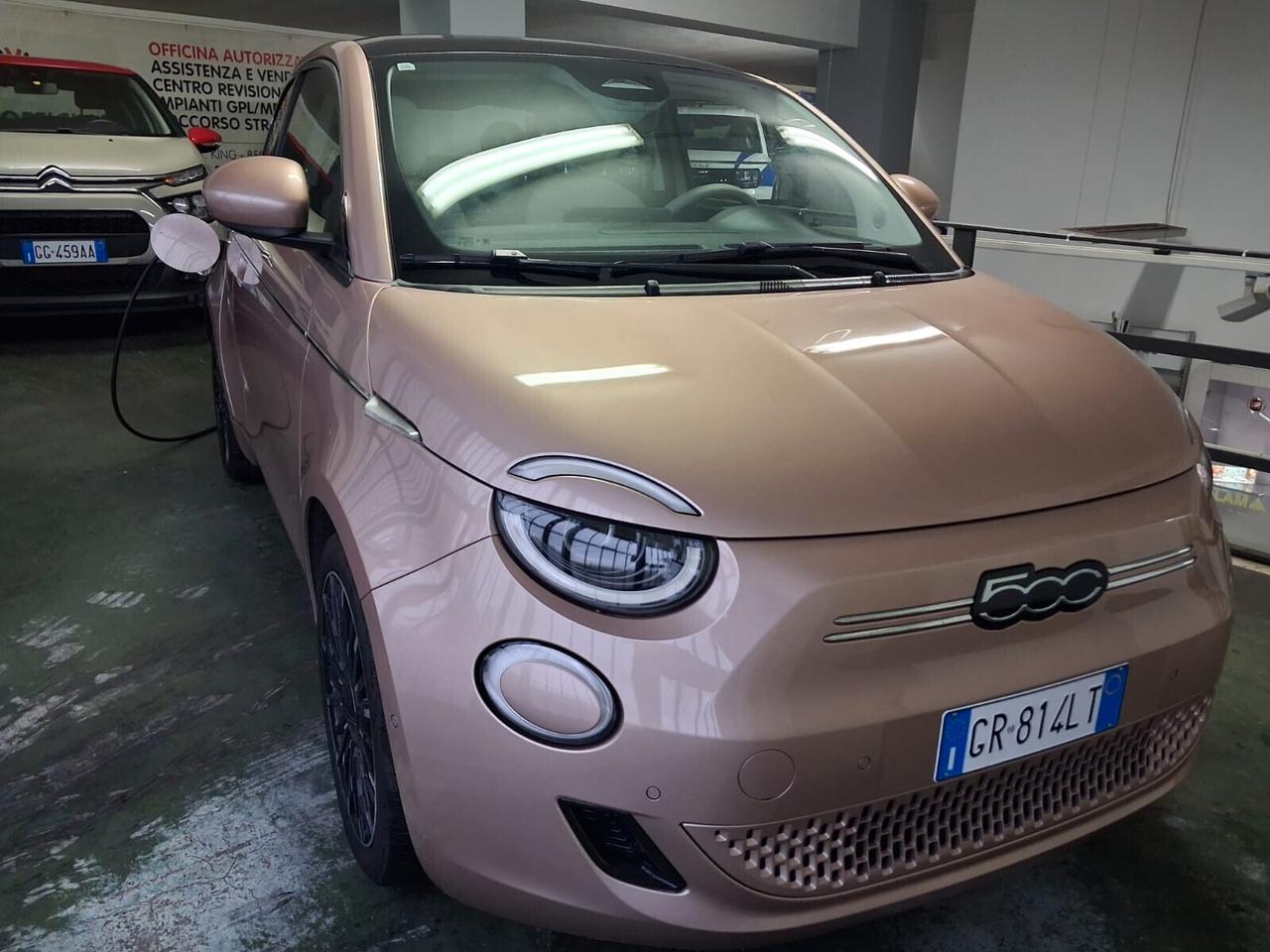 Fiat 500 500e 3+1 42 kWh La Prima VENDUTA