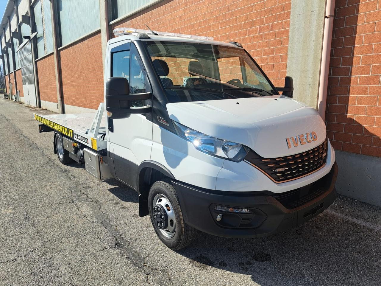 Carroattrezzi IVECO DAILY 35C18 anno 2024 nuovo km 0