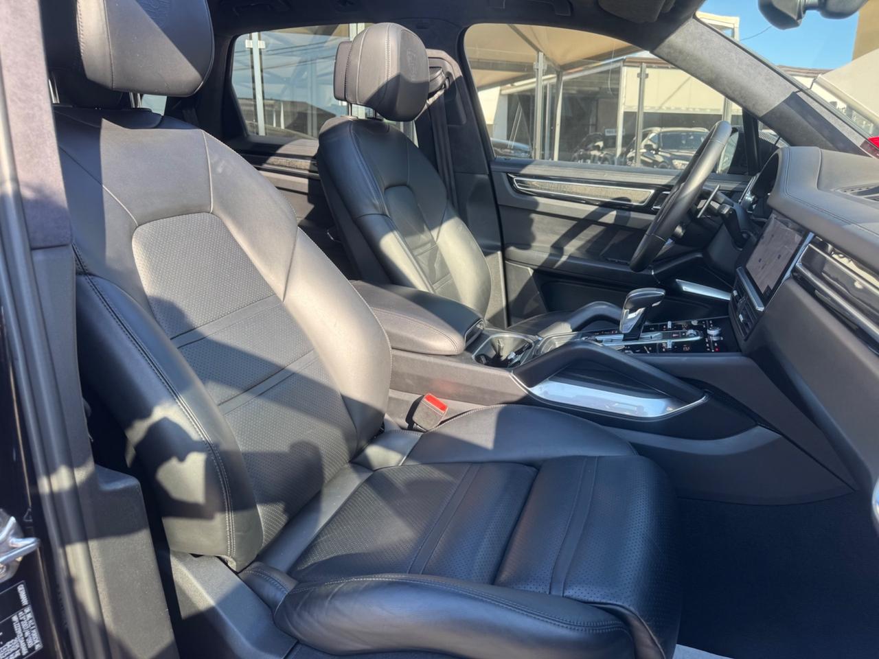 PORSCHE CAYENNE TURBO 4.0 V8 550 CV STRAFULL IVA