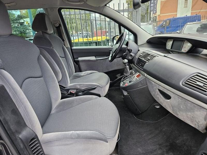 Peugeot 807 807 2.0 hdi 16v Active (st) 136cv 7POSTI