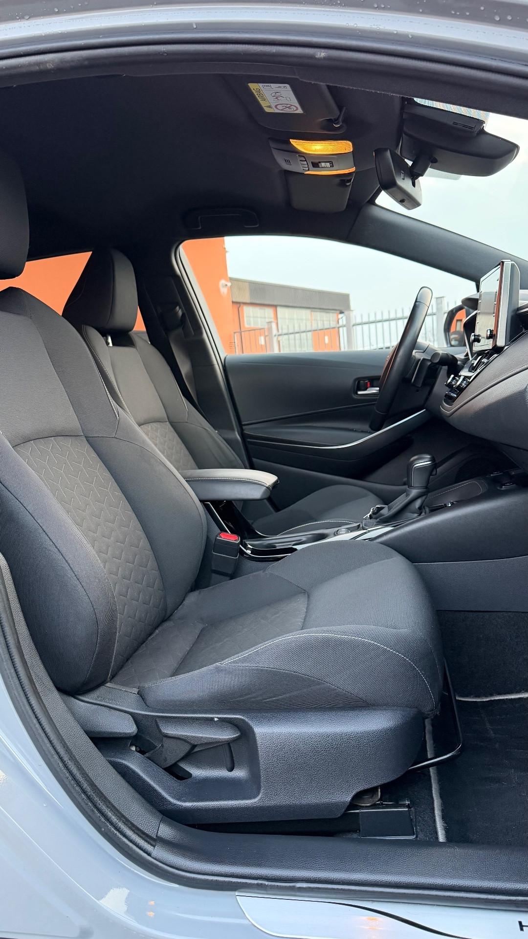 Toyota Corolla Touring 2.0 Hybrid