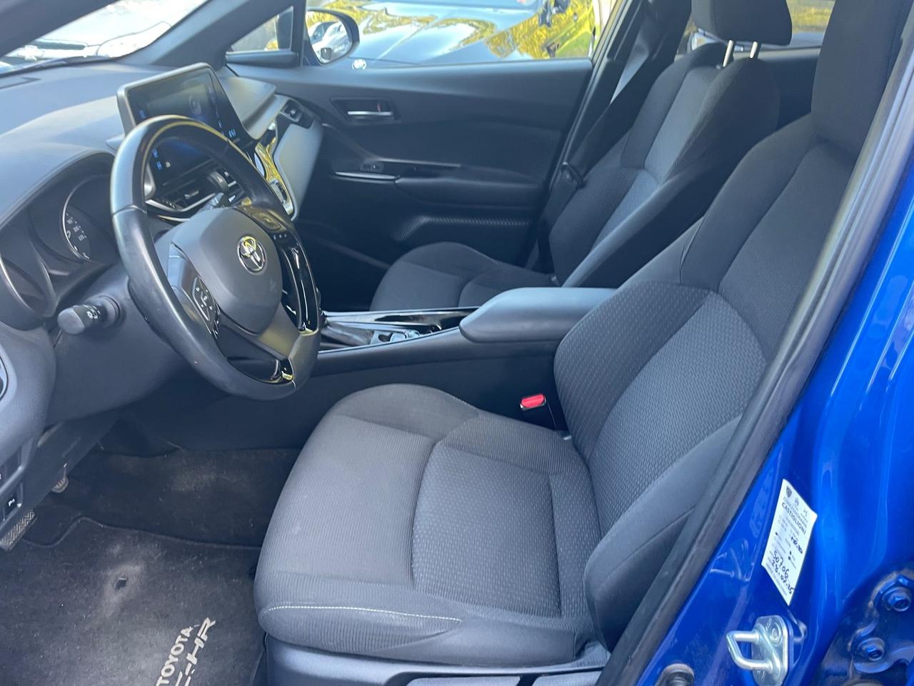 Toyota C-HR 1.8 Hybrid*Automatik*Naopatentati*Solo 50000km