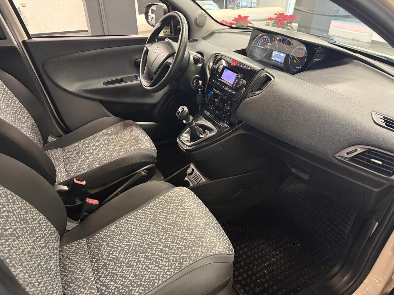 Lancia Ypsilon 1.2 69 CV 5 porte GPL Ecochic Gold