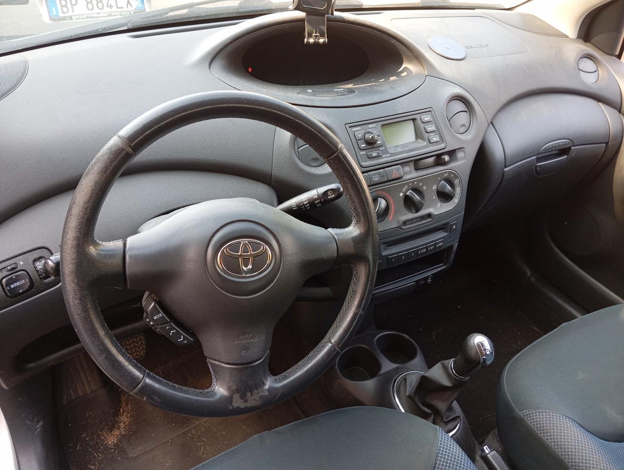 Toyota Yaris 1.0i 16V cat 5 porte Neopatentati