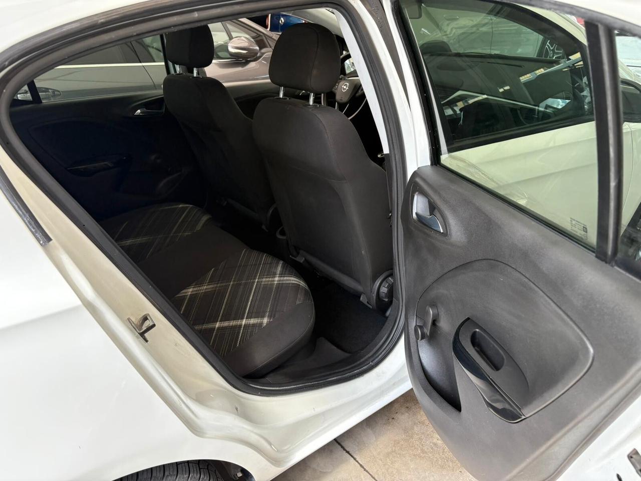 Opel Corsa 1.4 90CV GPL Tech 5 porte b-Color