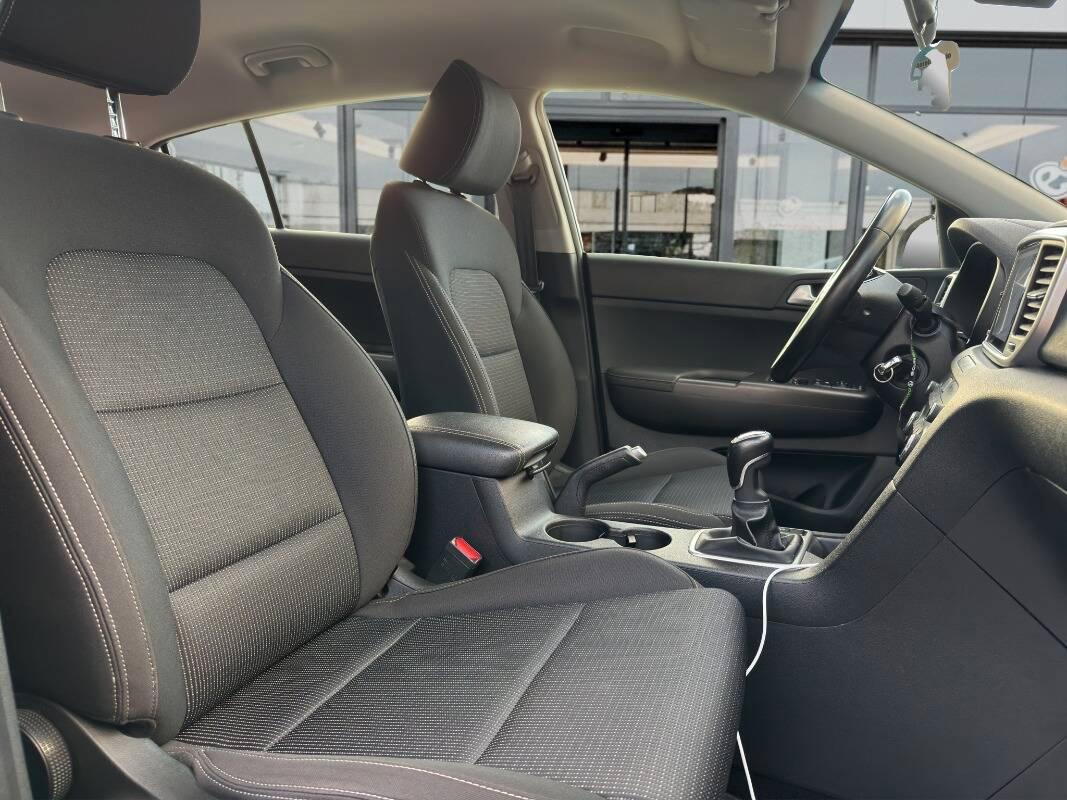 Kia Sportage 1.6 crdi mhev Busines 136cv con Telecam e CarPlay