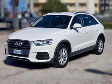 Audi Q3 2.0 TDI 120 CV Business