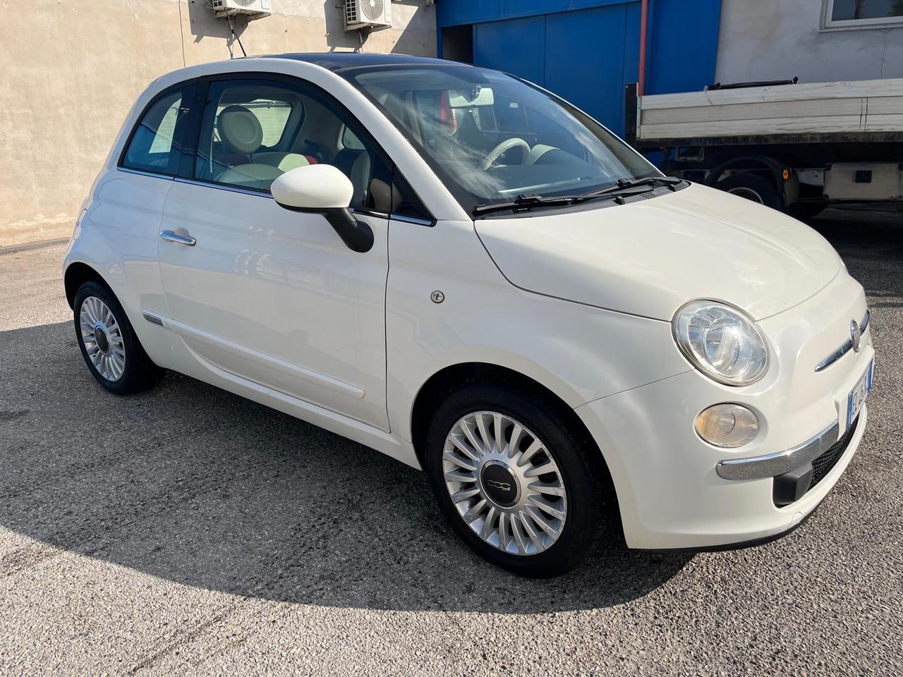 Fiat 500 1.3 mat/95 cv lounge-km 139000-2012