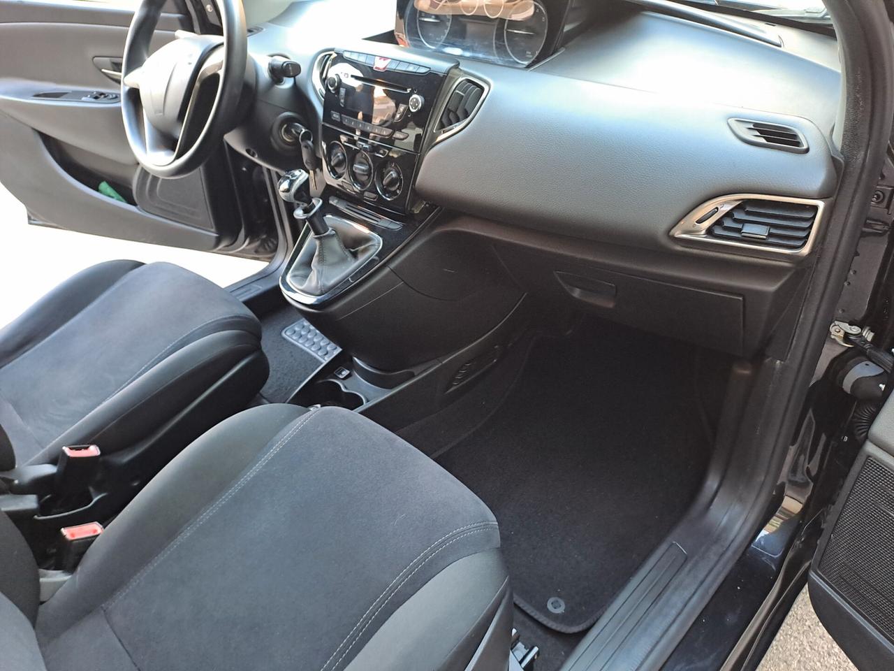 Lancia Ypsilon 1.2 69 CV 5 porte Gold IMP GPL