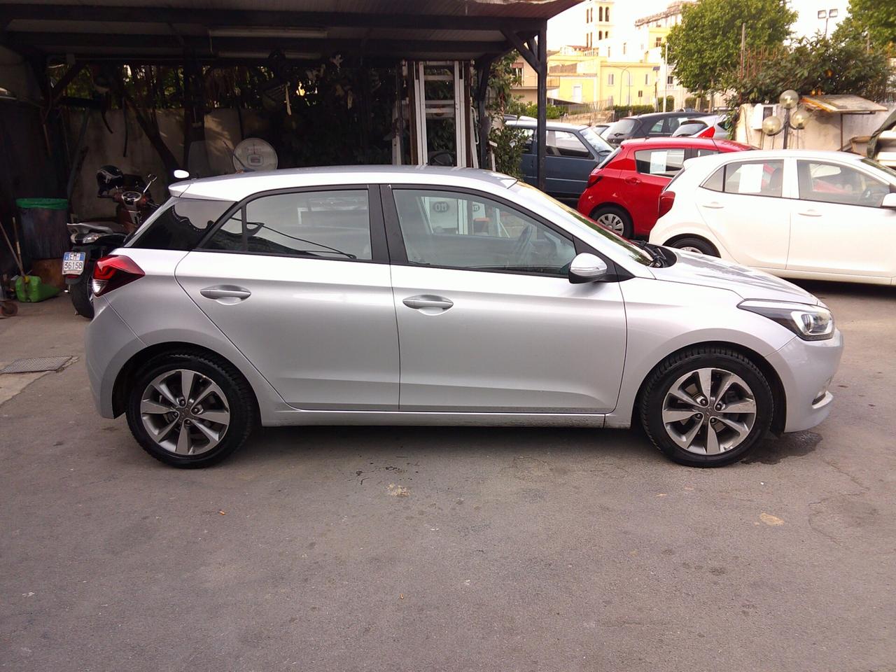 Hyundai i20 1.1 CRDi 12V 5 porte Comfort 14