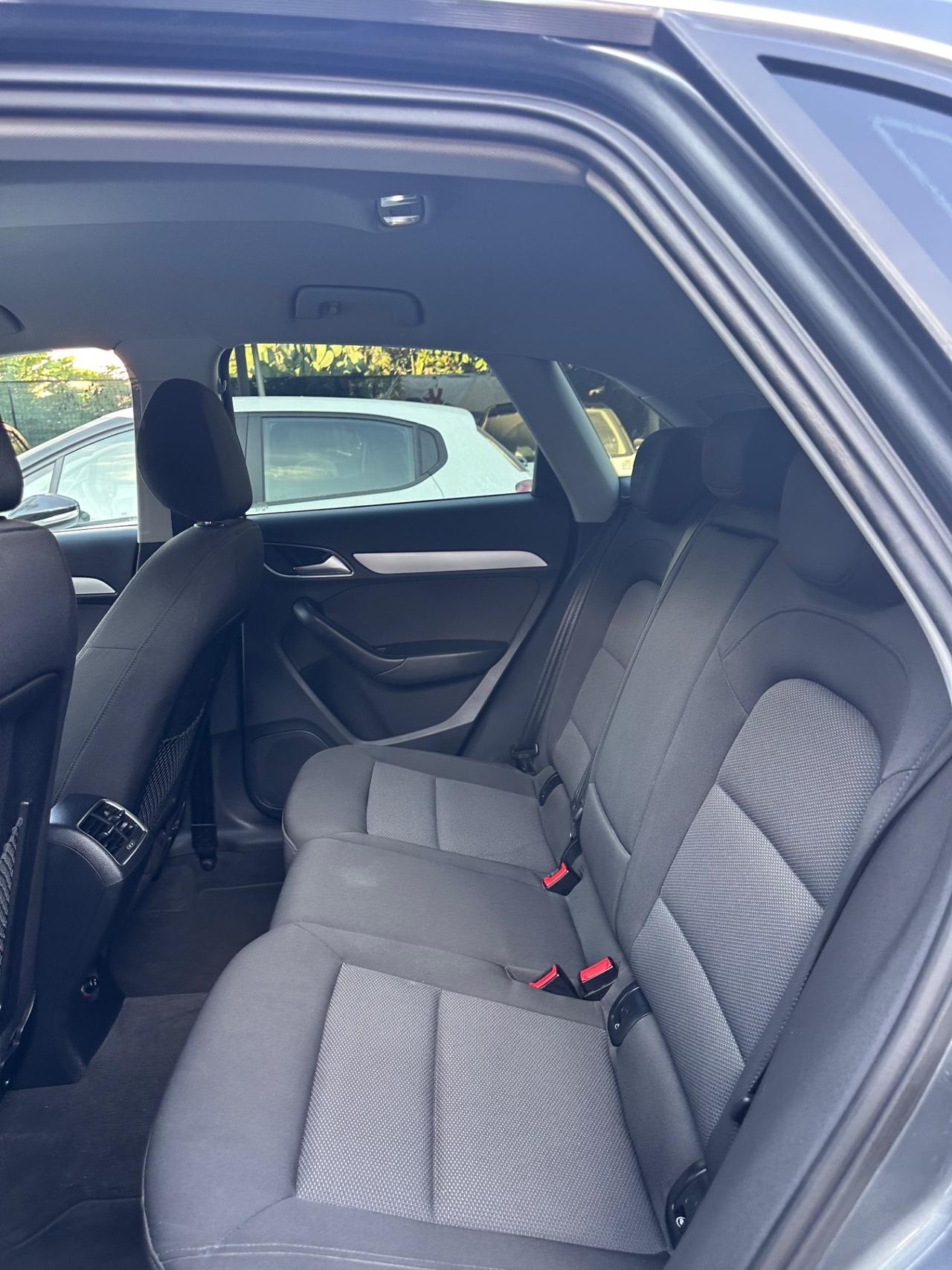 Audi Q3 2.0 TDI 120 CV Sport