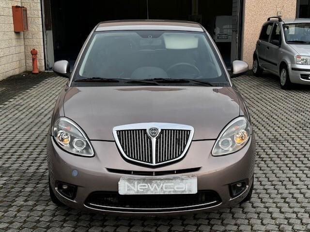 Lancia Ypsilon 1.2 Platino