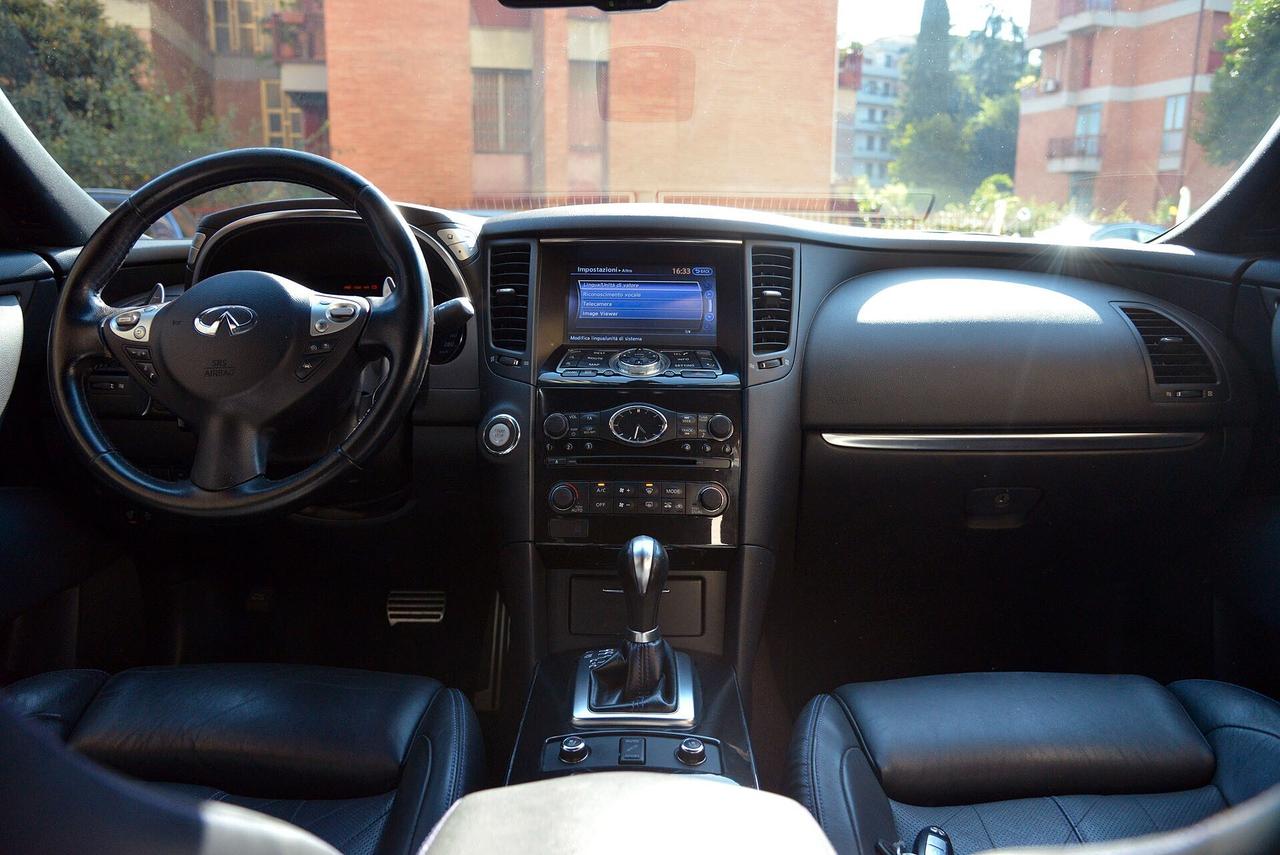 Infiniti QX70 3.0 diesel V6 AT S