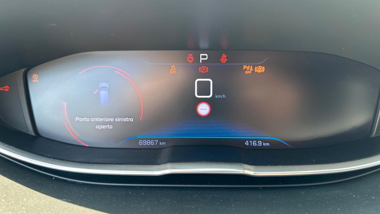 Peugeot 3008 BlueHDi 130 S&S GT Line leggermente incidentata