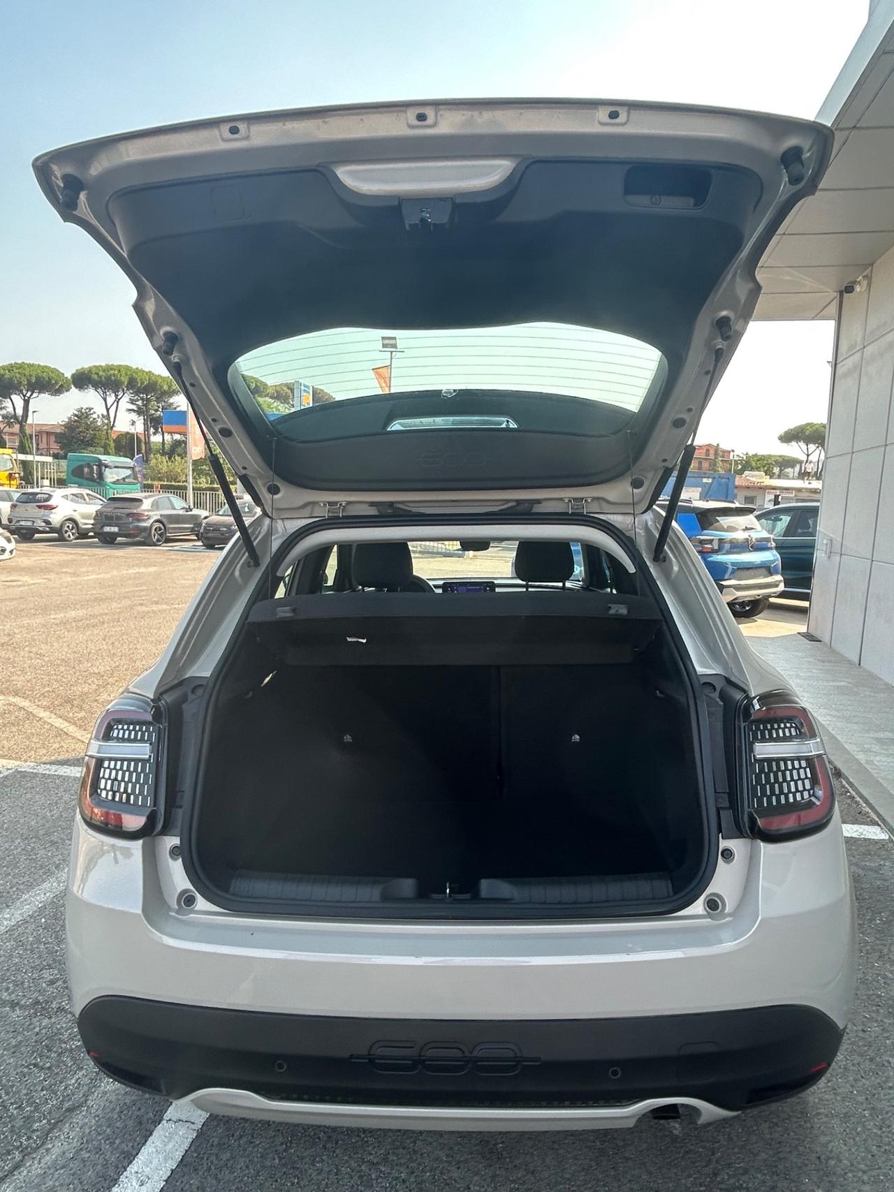 Fiat 600 Hybrid 110 CV DCT MHEV Business