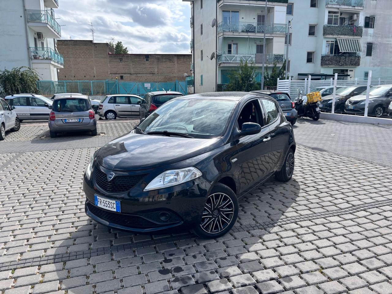 Lancia Ypsilon 1.2 69 CV 5 porte Ecochic Gold