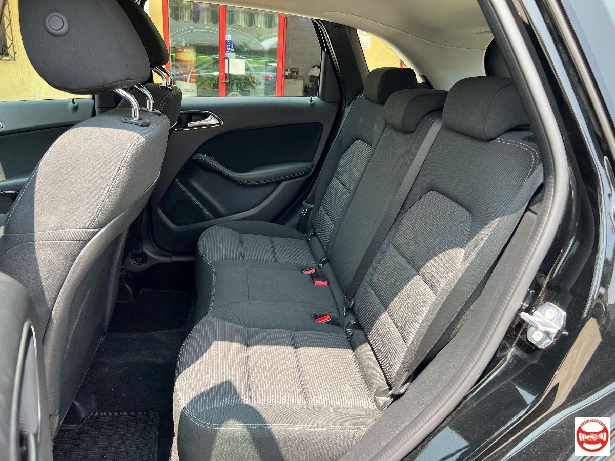 MERCEDES - Classe B B 180 Business