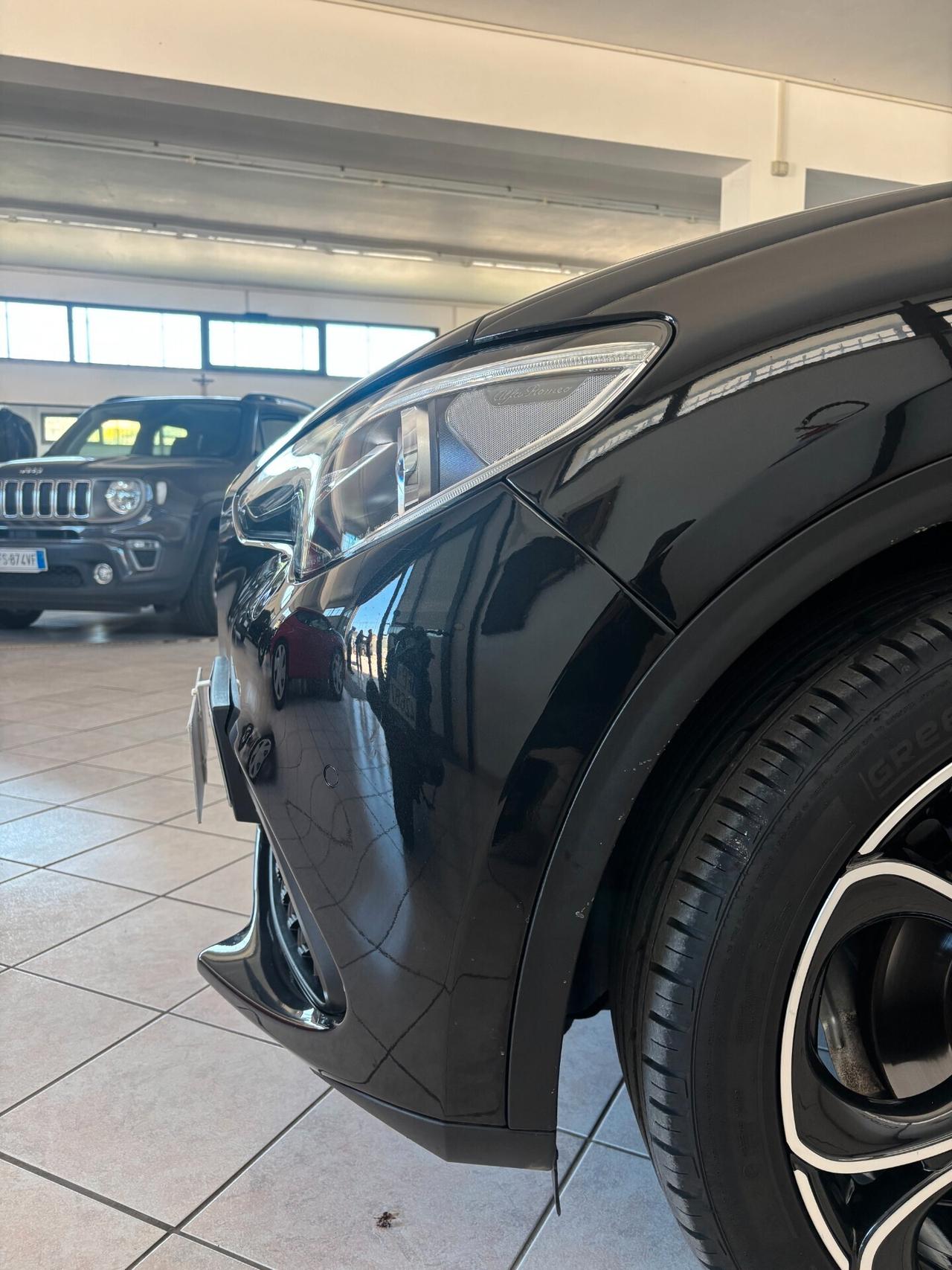 Alfa Romeo Stelvio 2.2 Turbodiesel 190 CV AT8 RWD Business