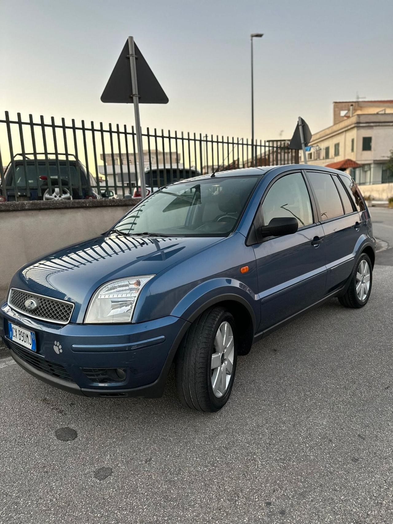 Ford Fusion 1.4 16V 5p. Leather