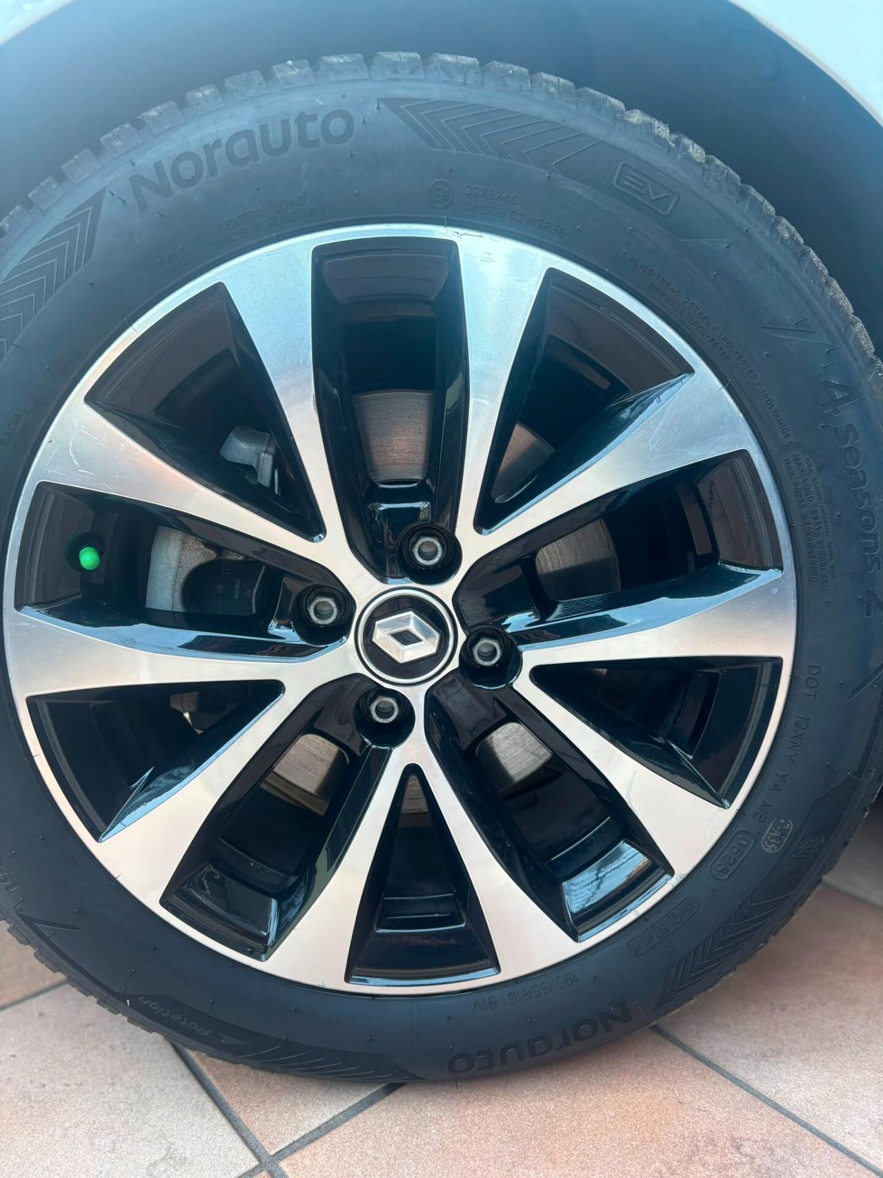 Renault Clio 1.6 E-Tech full hybrid Techno 145cv auto