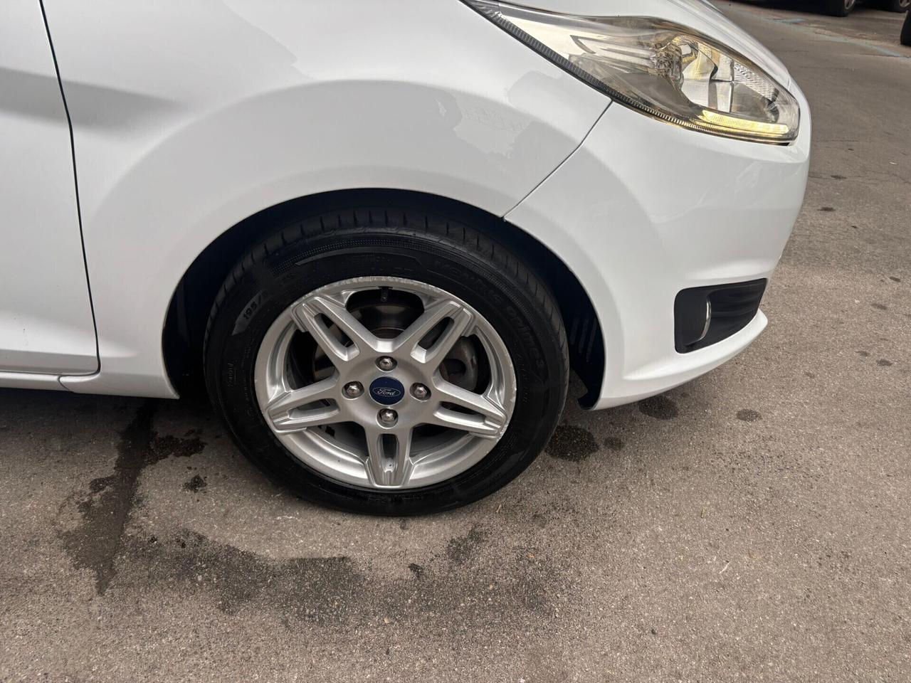 Ford Fiesta 1.5 TDCi 75CV 5 porte Titanium FINANZIABILE GARANZIA 12 MESI