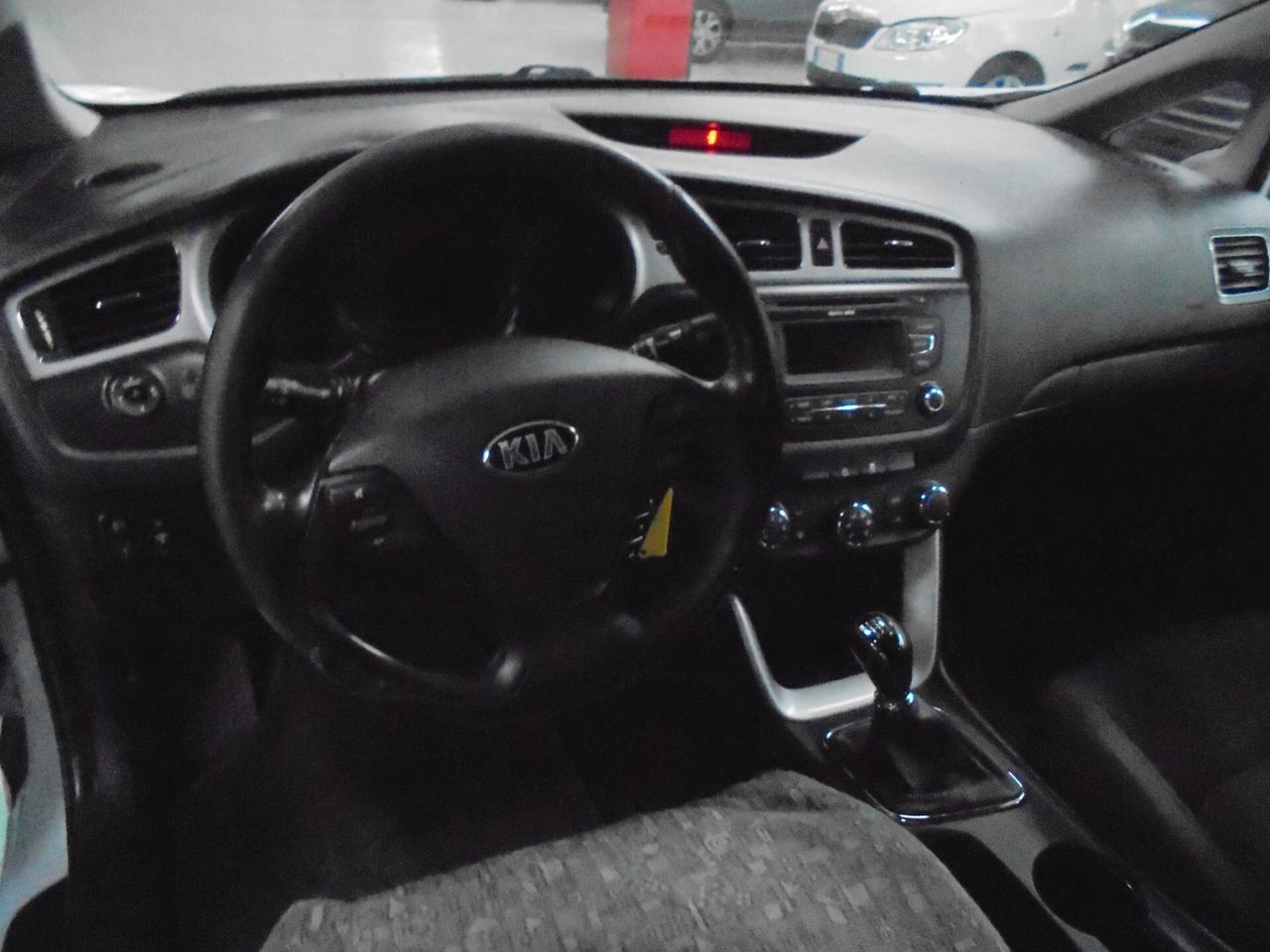Kia Ceed cee'd 1.6 CRDi 110 CV 5 porte Cool FRIZIONE NUOVA