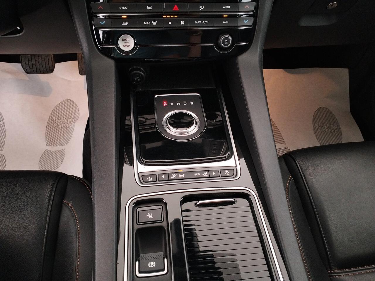 Jaguar F-Pace 2.0 D 180 CV AWD aut. Prestige