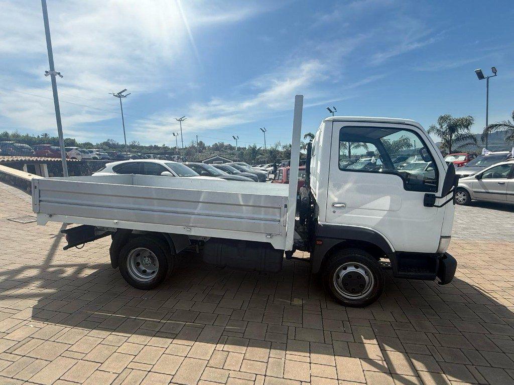 Nissan Cabstar 3.0 Td CASSONE FISSO