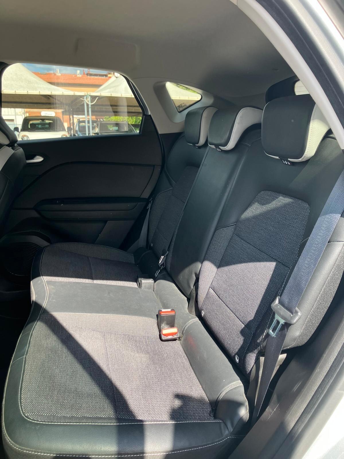 RENAULT CAPTUR 1.6 Hybrid 140cv Intens