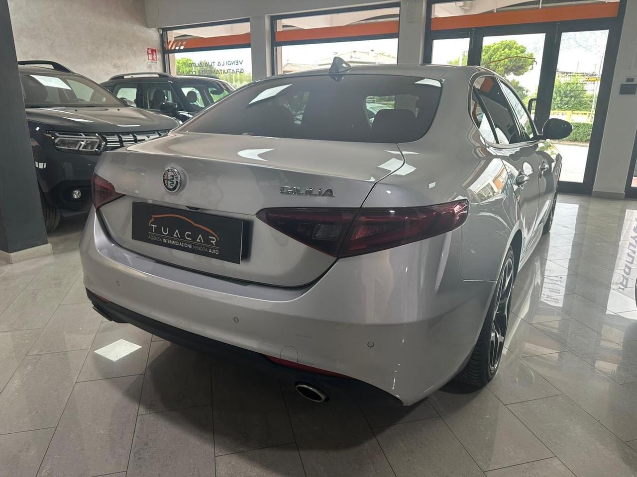 Alfa Romeo Giulia Executive 2.2 #6808