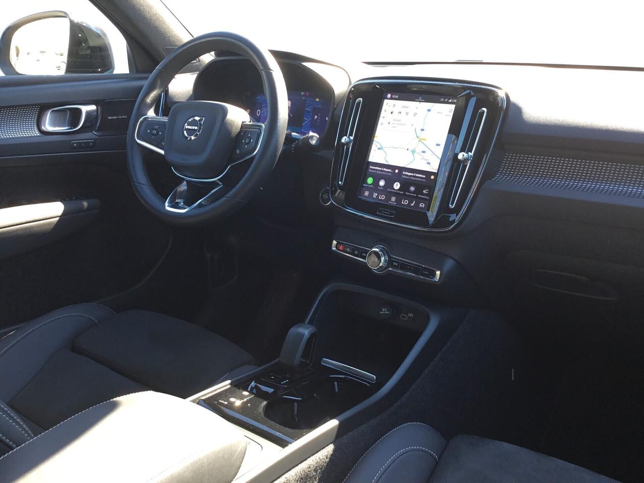 Volvo XC40 B3 automatico Plus Dark
