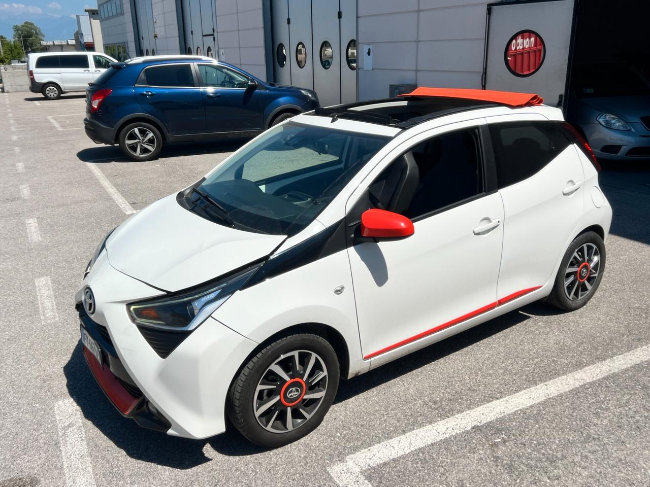 Toyota Aygo Connect 1.0 VVT-i 72 CV 5P. x-clusiv FULL