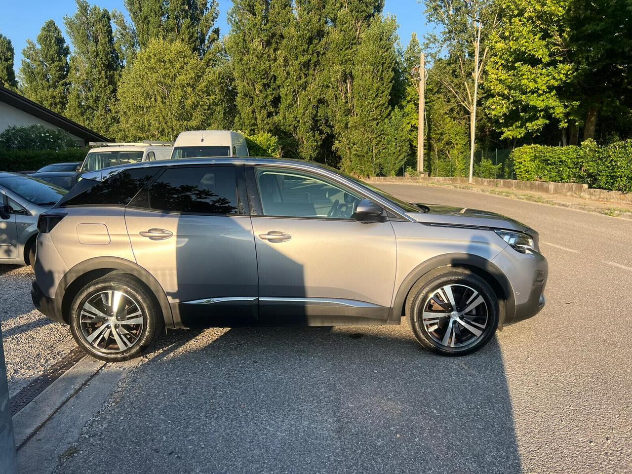 Peugeot 3008 BlueHDi 130 S&S EAT8 Allure