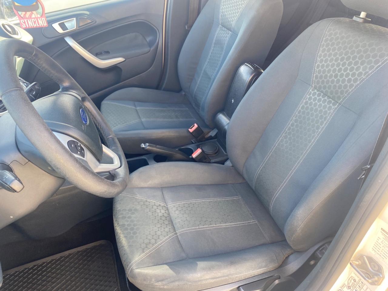 Ford Fiesta 1.4 5 porte Bz.- GPL Titanium