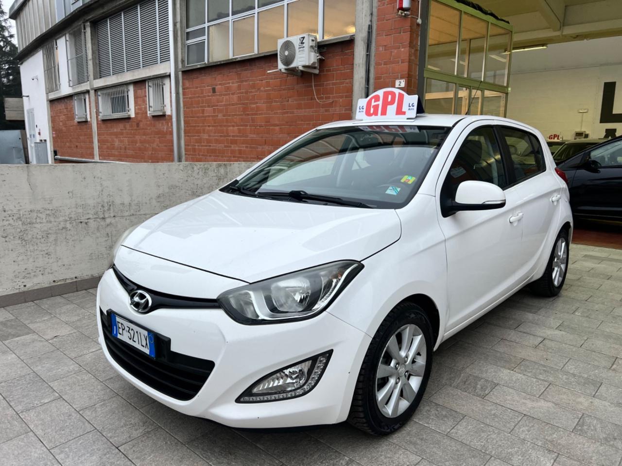 Hyundai i20 1.2 5p. BlueDrive GPL Sound Edition