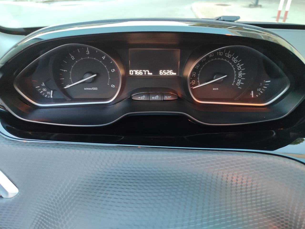 Peugeot 2008 1.6 HDI 75CV (KM 76000)