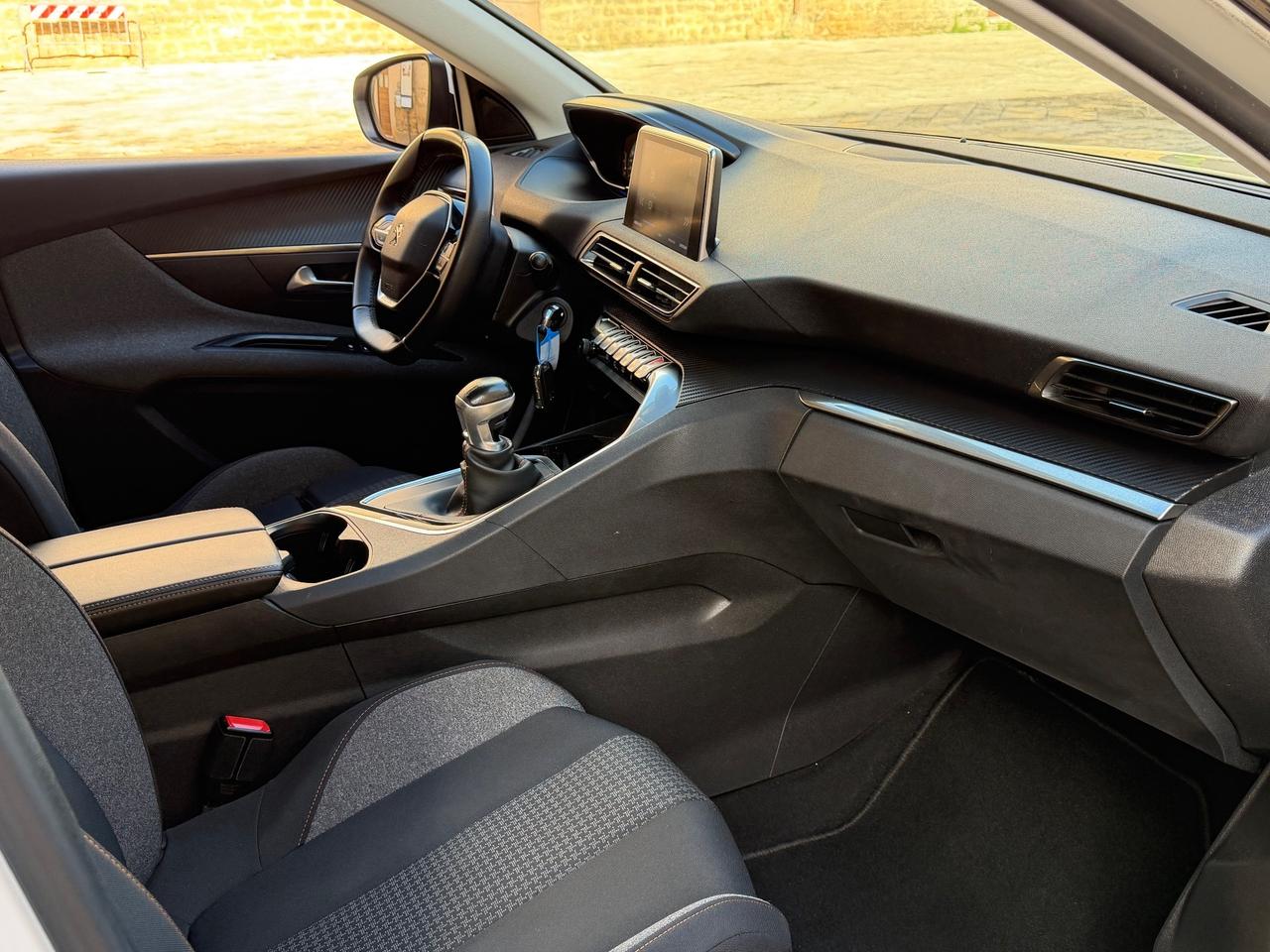 Peugeot 3008 BlueHDi 130 S&S Business