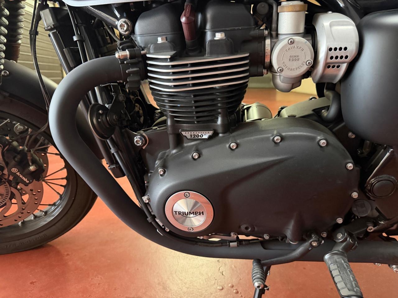 Triumph Bonneville T120 Black