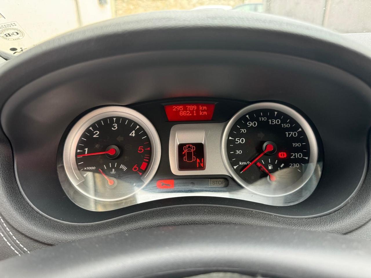 RENAULT CLIO SPORTOUR 1.5 DCI 85CV • EURO4 • IDEALE PER NEOPATENTATI • CAMBIO DA RIVEDERE